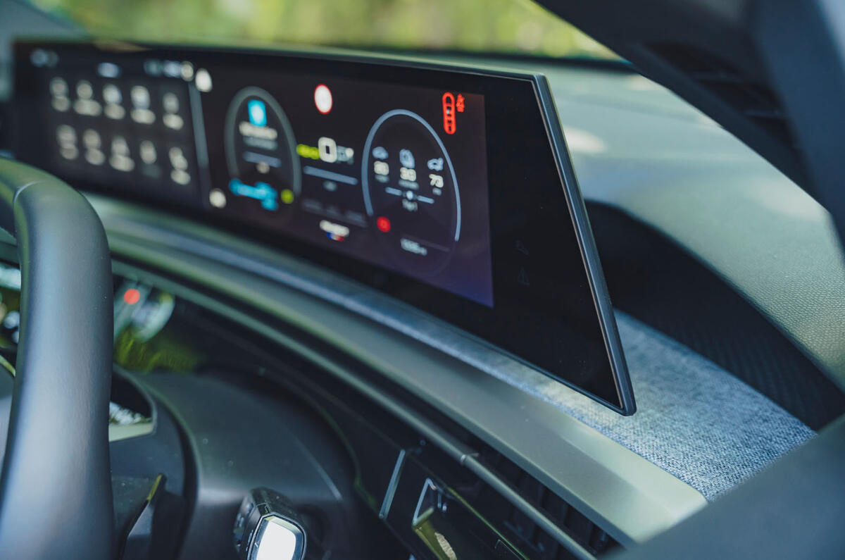 Peugeot E 3008 review 2024 19 screen